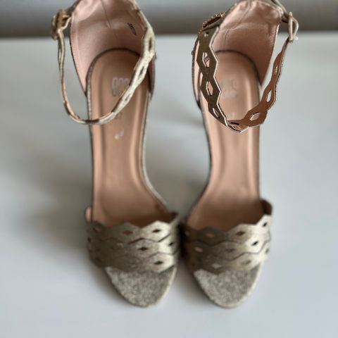 Brand new glitter heels, size 37