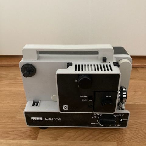 Fremviser Canon Mark 605D