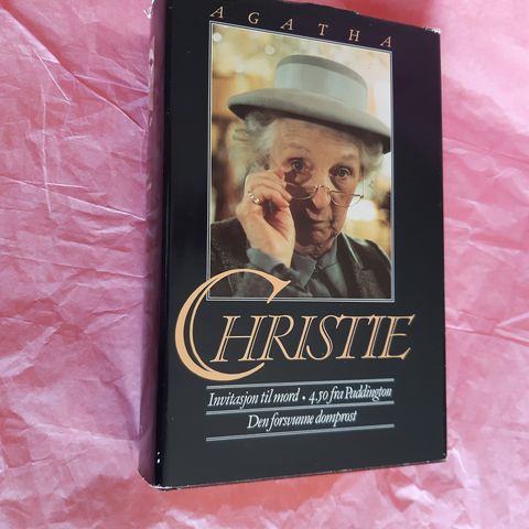 Agatha Christie: 3 i 1 Bok