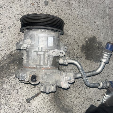 Toyota avensis t25 aircondition pumpe selges