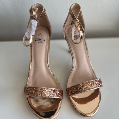 Brand new rose gold heels, Size 37
