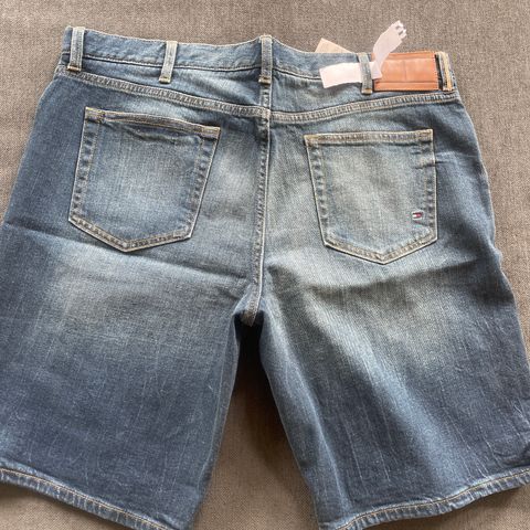 Tommy Hilfiger dongeri-shorts 38W