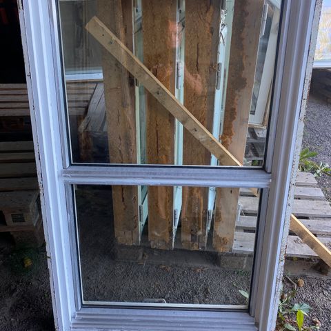 3-veis innadslående vindu 89x139 cm selges (20 stk)