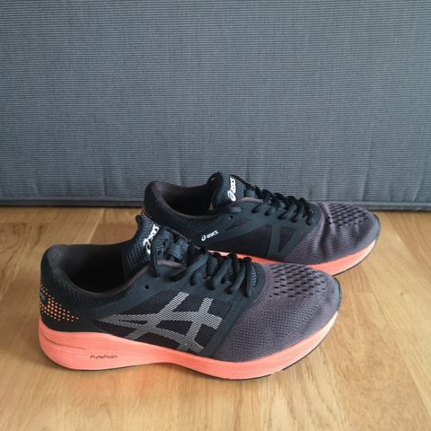 Asics Road Hawk FF