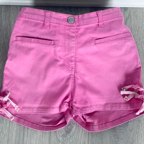 Flott rosa shorts med sløyfer og perler 9-10 år 💕 kortbukse med snøring