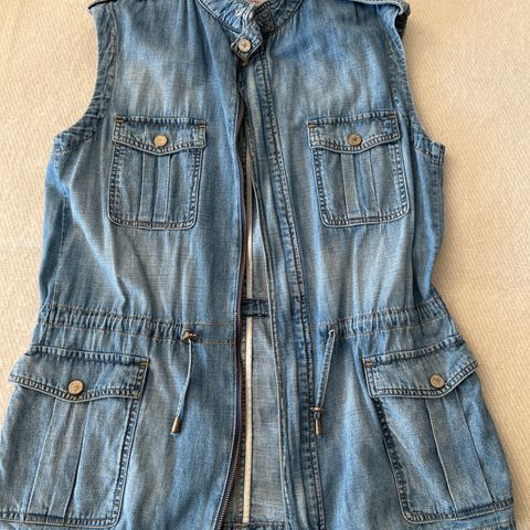 Kul vintage denim cargo vest fra Paul&Joe i normal norsk str. 36-38