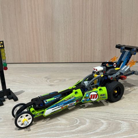 LEGO Technic Dragster 42103