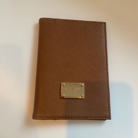 Michael Kors PASSPORT WALLET - Passmappe