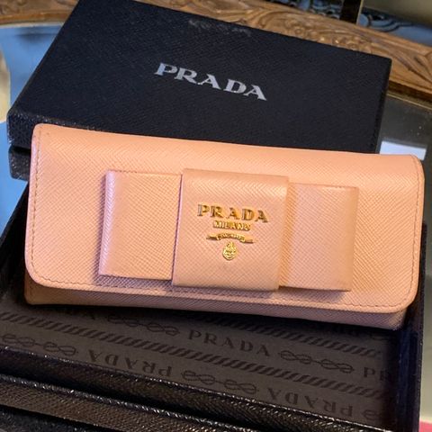 Prada nøkkelring