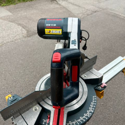 Bosch GCM 12 SD Professional med dewalt sage bord selges