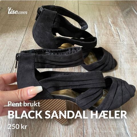 Black Sandal Hæler