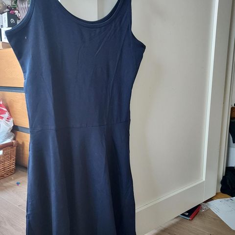 Mørkeblå kjole i bomull str 170