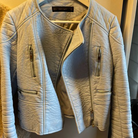 Lyseblå jakke fra Zara, str M
