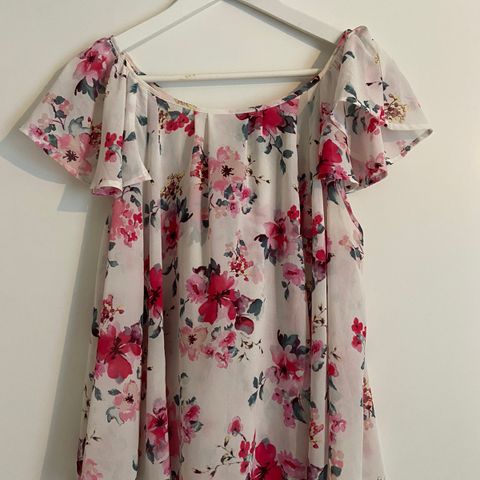 Blomstrete bluse str 40