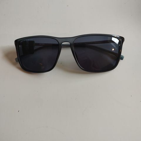 Nye Boss PJP Blue solbrille selges rimelig