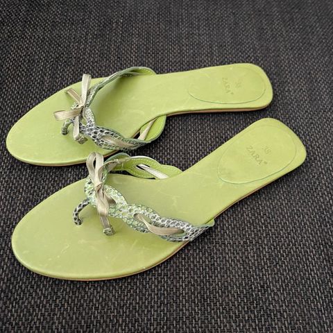 Zara sandaler i grønt, str. 38. Ubrukt