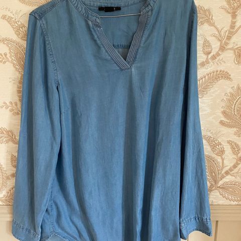 Nydelig bluse - str 38/40