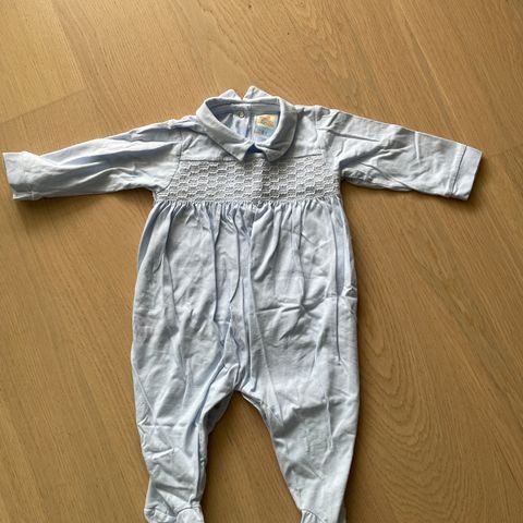 Nydelig babydress pyjamas str 68 (3mnd)