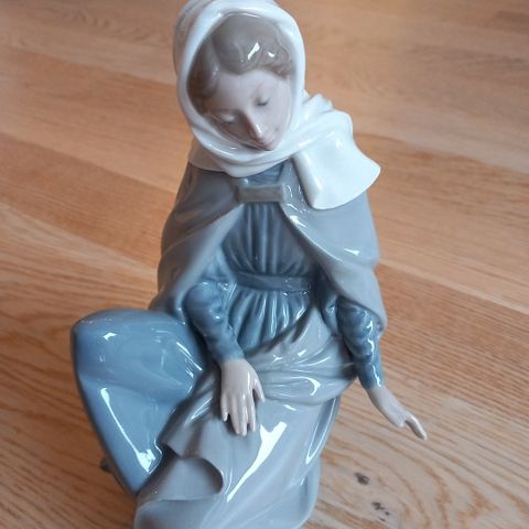 Jomfru Maria av LLADRO