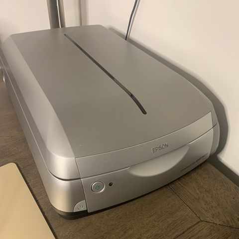 Epson 4990 photo scanner