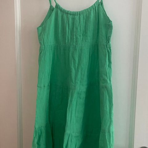Bik bok kjole i grønnfarge, str. Medium. Ubrukt