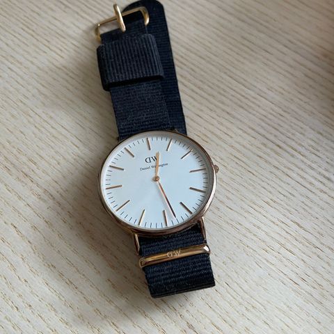 Daniel Wellington klokke med ekstra reimer