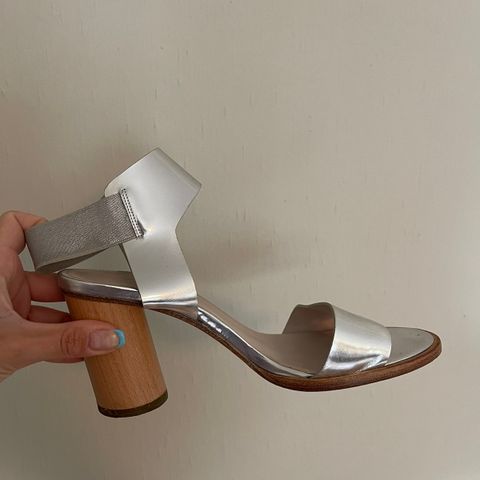 Malene Birger - høyhælte sandaler, sølvfarget-som nye