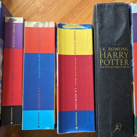 Harry Potter 1-7 bøker samlet (Bloomsbury-utgivelser)