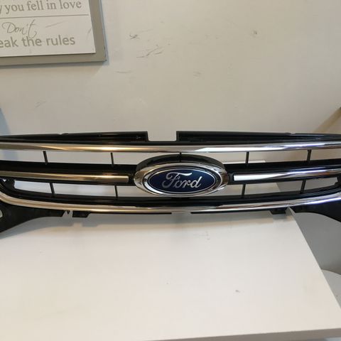 2013 Ford Mondeo grill