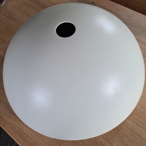 Stor lampeskjerm / pendel hvit metall, 59 cm i diameter