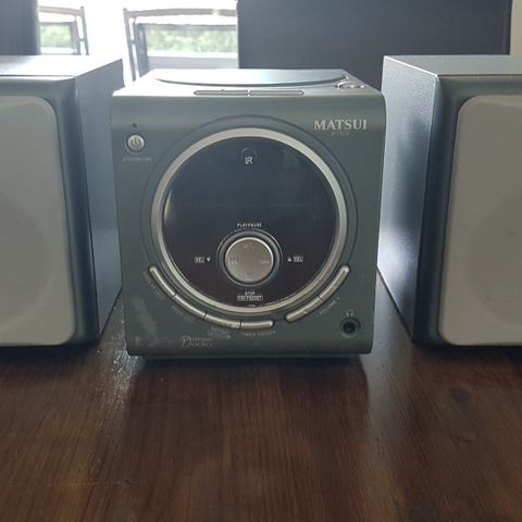 Matsui M150D mixro hifi system-  musikkanlegg med dabradio og fjernkontroll.