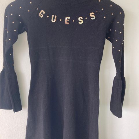 Nydelig kjole Guess 8-10år