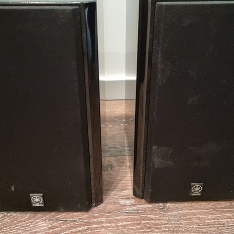 Yamaha NX-E800 og NX-E150 høytalere 2 + 2 stk
