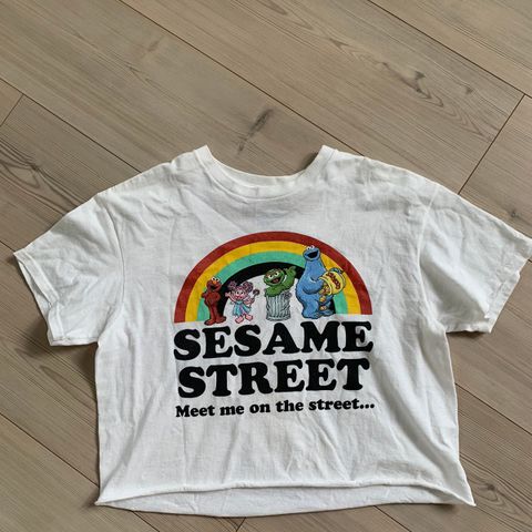 T-skjorte cropped Sesame street str. S