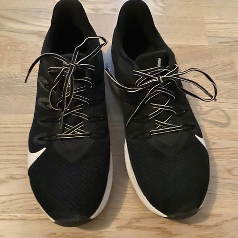 Nike sko svart 38,5