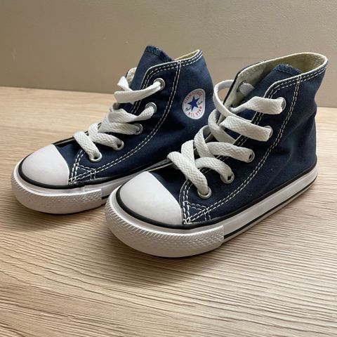 Ubrukte Converse All Stars, str 23