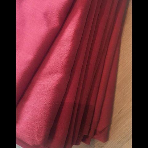 10 stk røde gardiner