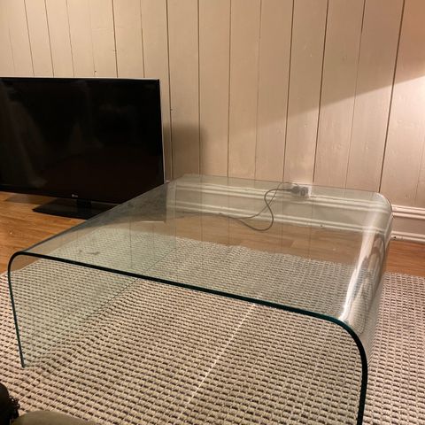 Fontana glassbord 90x90 cm Må hentes 21, 27 eller 28 sept