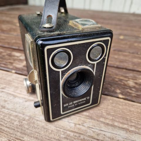 Kodak Six-20 Brownie Model D