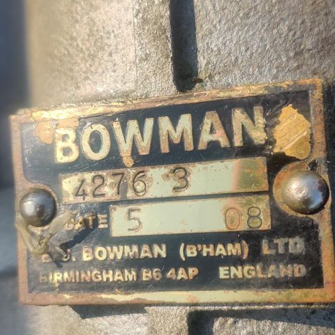 2 stk Bowman ok stand en brukt på kjølesystemet en til oljekjøler.