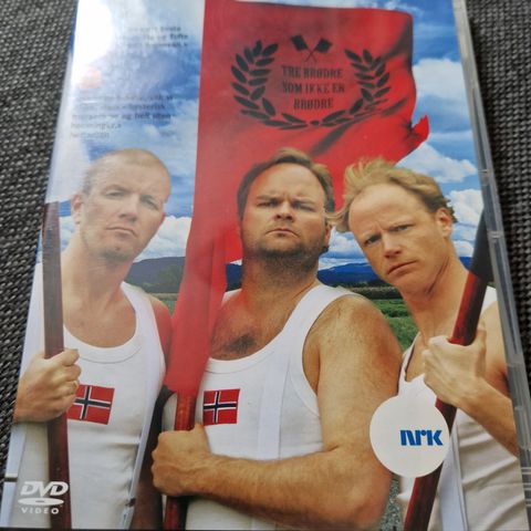 DVD Tre Brødre Som Ikke Er Brødre