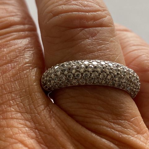 Sølv ring med zirkonia stener - str 58