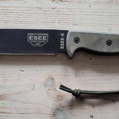 Som ny Esee model 6 med ekstrautstyr