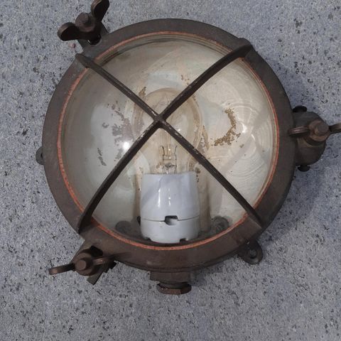 Original Messing Skottlampe. Selges Høystbydende