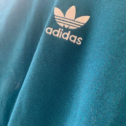 Adidas-kjole str L, brukt 1 gang