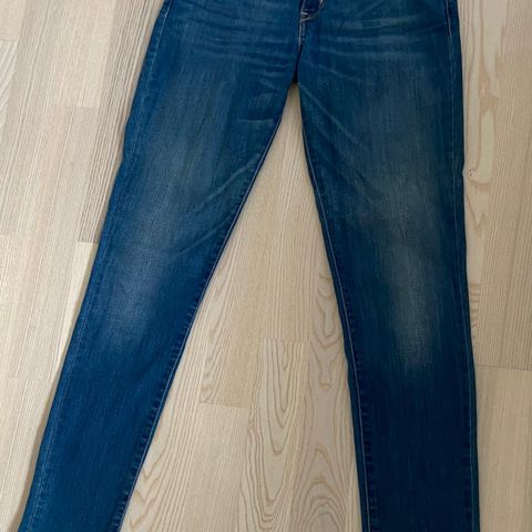 Levis bukse Demi Curve skinny str 25