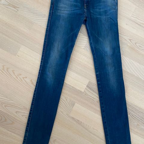 Diesel skinny jeans str 27/32