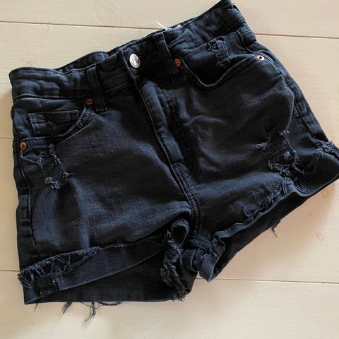 Denim shorts / jeansshorts fra H&M (str. 36)