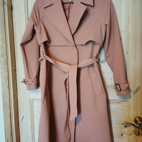 Dobbeltspent trench coat fra selected femme