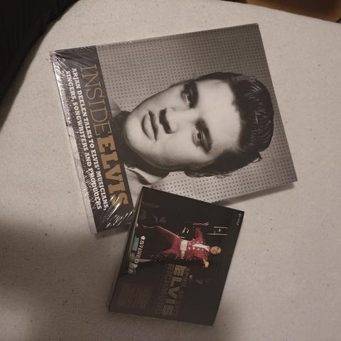 Elvis Presley CD og bok